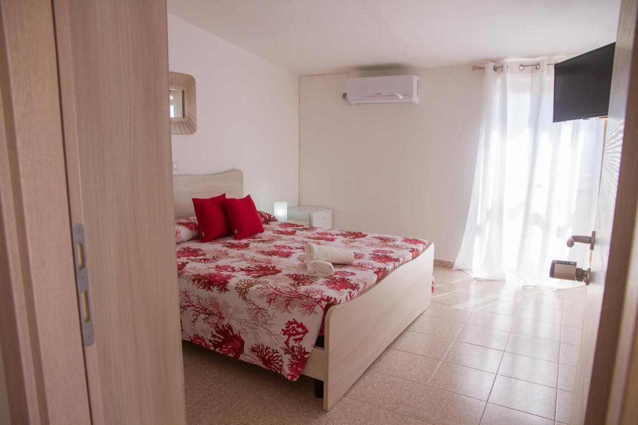 Bluriva Hotel Ciro Marina Bagian luar foto