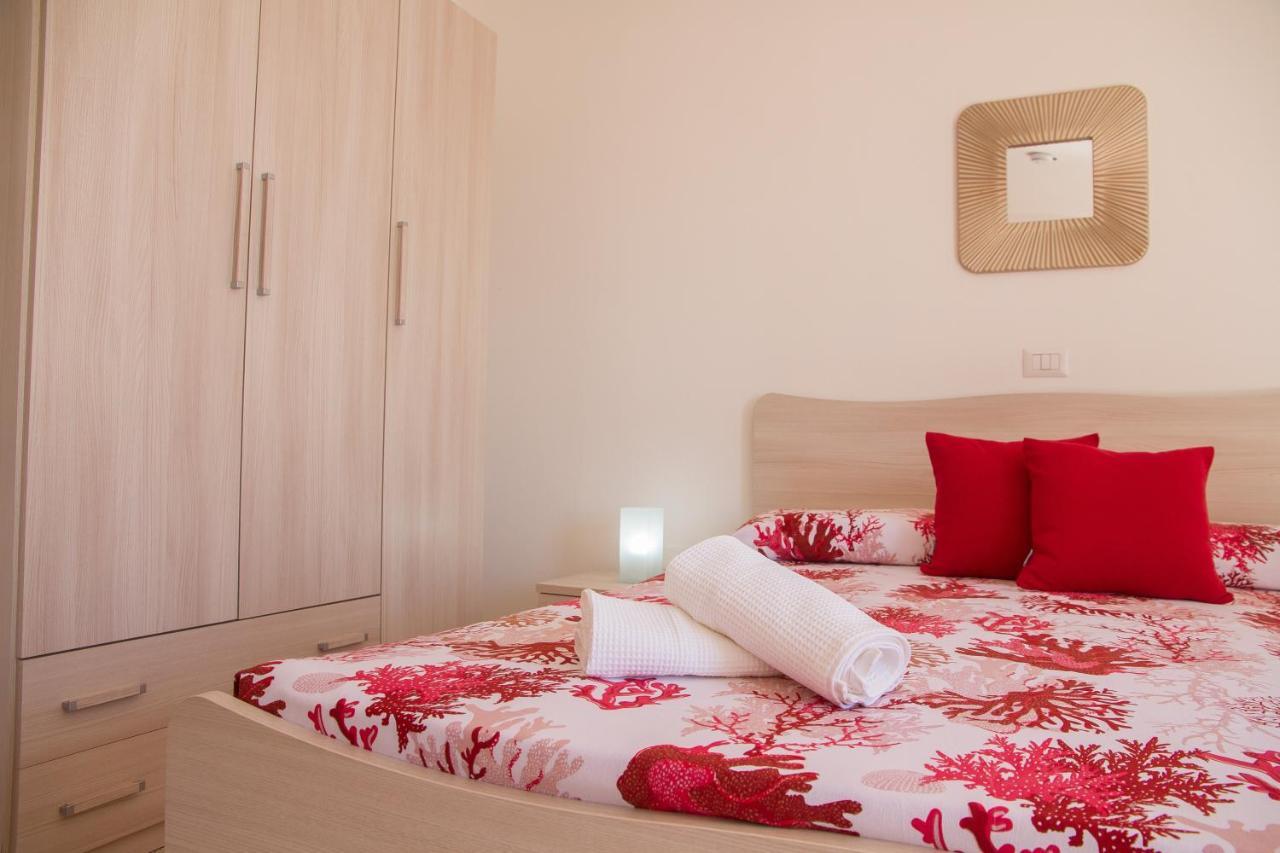 Bluriva Hotel Ciro Marina Bagian luar foto