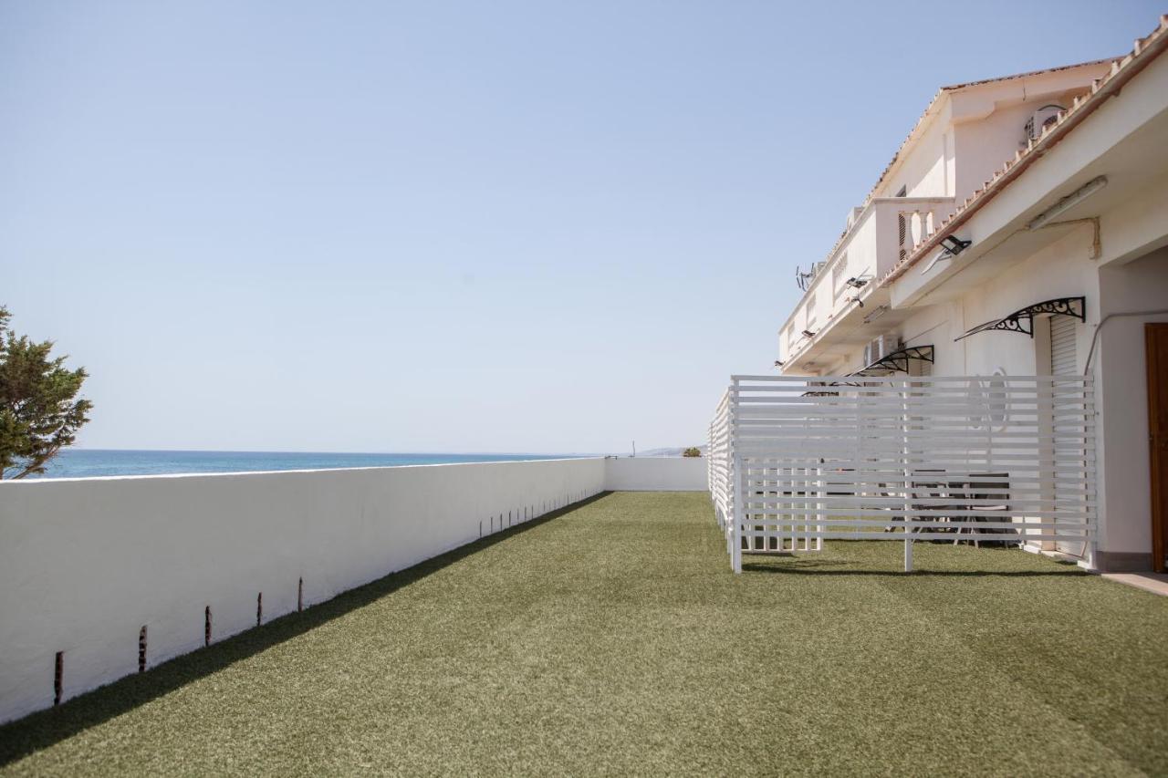 Bluriva Hotel Ciro Marina Bagian luar foto